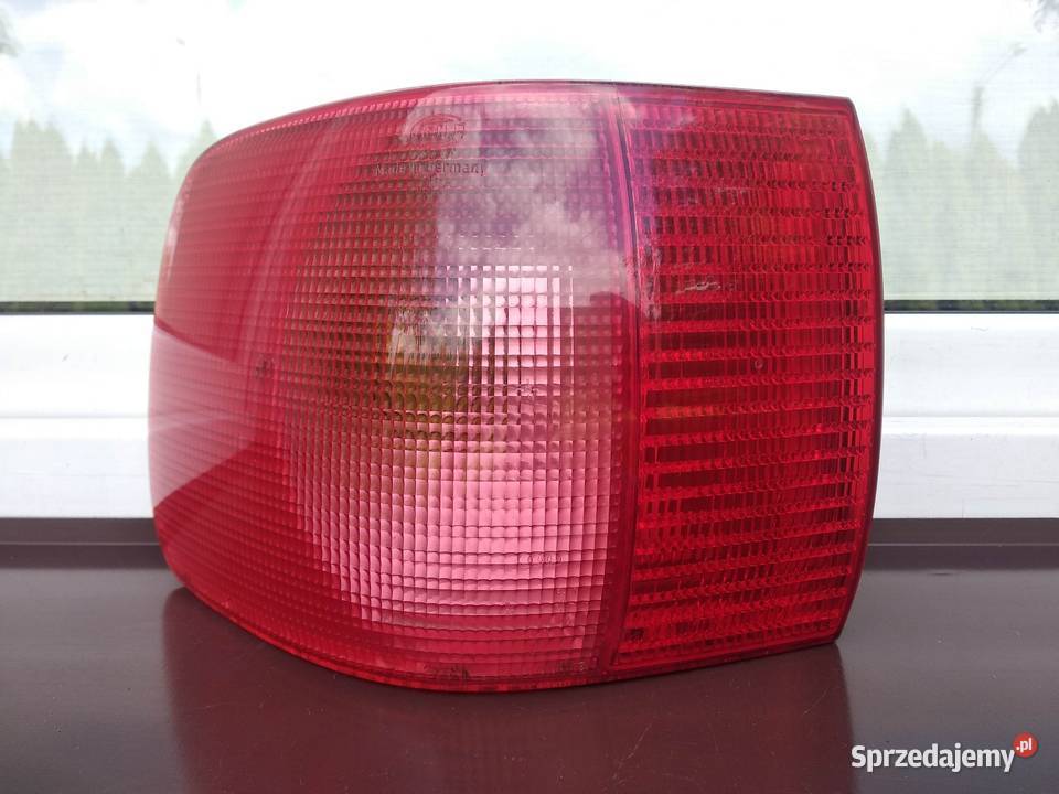 Audi 80 B4 sedan lampa tył tylna lewa w błotnik Sieradz