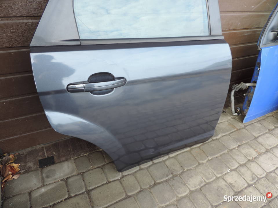 FORD FOCUS MK2 HB FL DRZWI PRAWY TYŁ KOLOR H4 Nowy Sącz