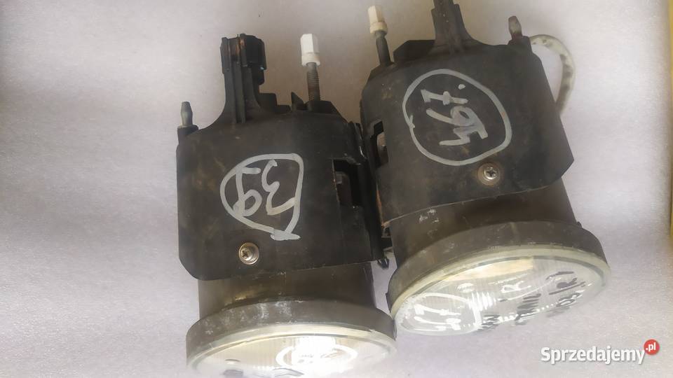 Nissan Xtrail t30 2001 2007 halogen prawy lewy Byków