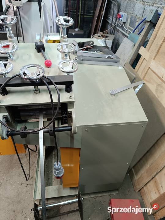 Podajnik servo do blachy 3x200mm Łętkowice