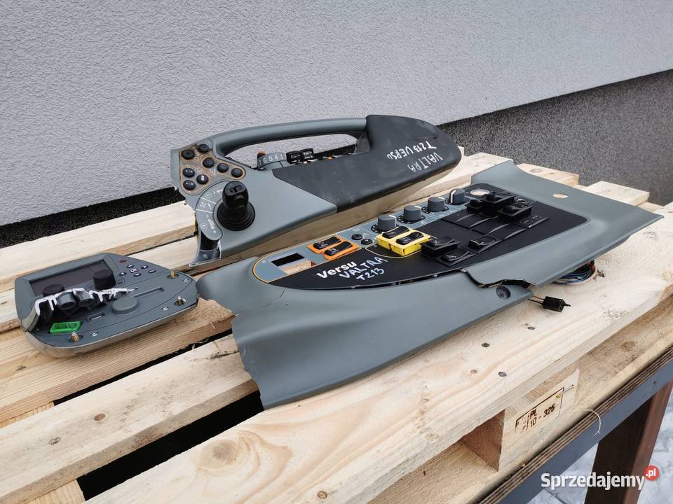 Podłokietnik Valtra T213 Wilkowo sprzedam