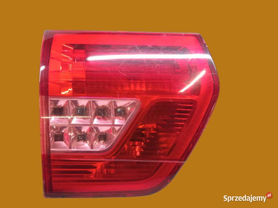 LAMPA TYŁ LEWA W KLAPĘ KOMBI X7 9671811480