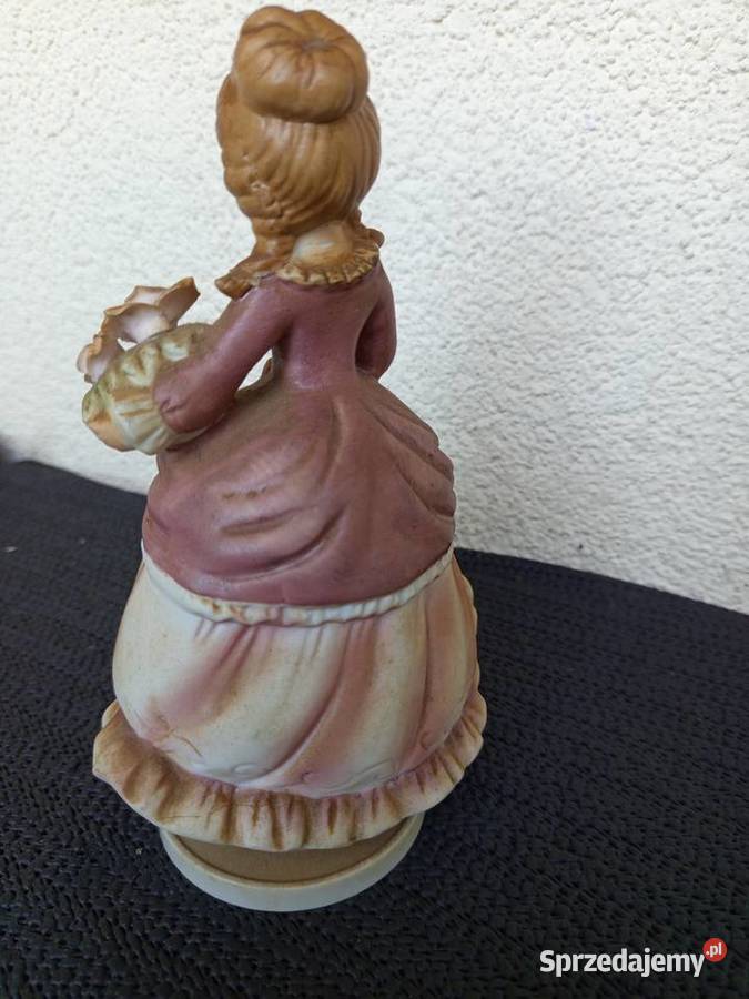 Zabtykowa ceramiczna figurka młodej Damy z Porcelana i szkło Warszawa