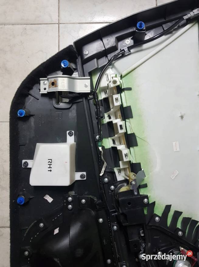 Boczek drzwi prawy skóra Nissan GTR GTR Mielec