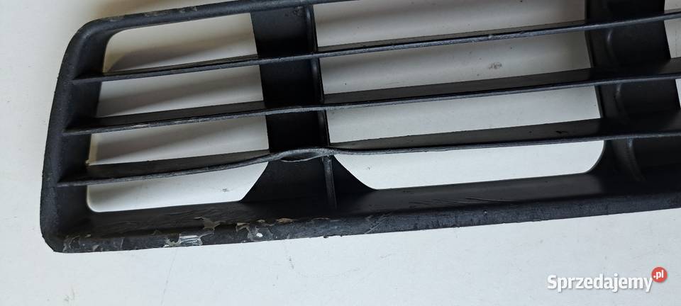 Dolna kratka zderzaka 8D0807683 8D0807683E Audi Atrapy pomorskie sprzedam
