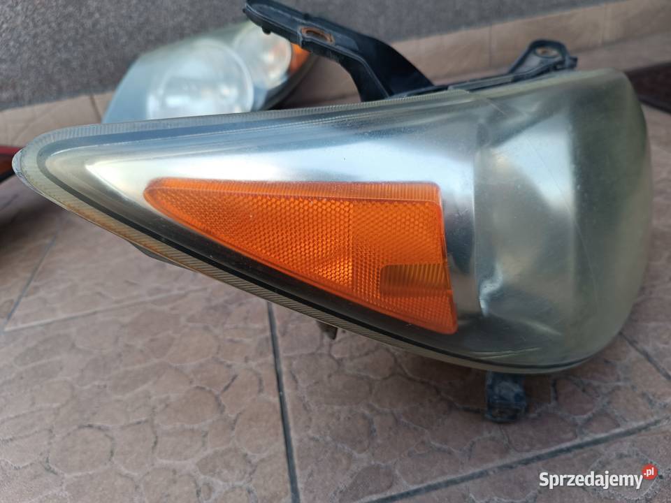 Pontiac Vibe 0207 Reflektor PRAWY lampa prawa Częstochowa sprzedam