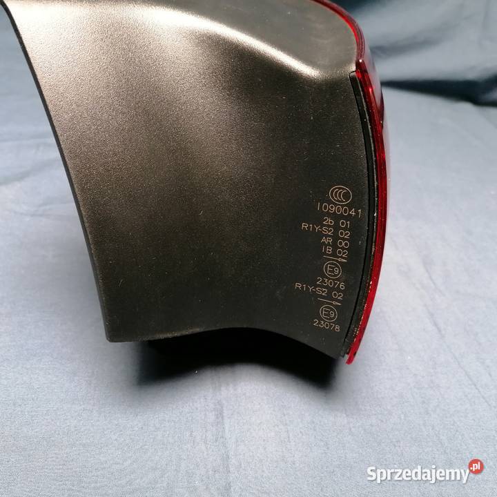 MERCEDES GLA LAMPA TYŁ PRAWY A2479063001 Września