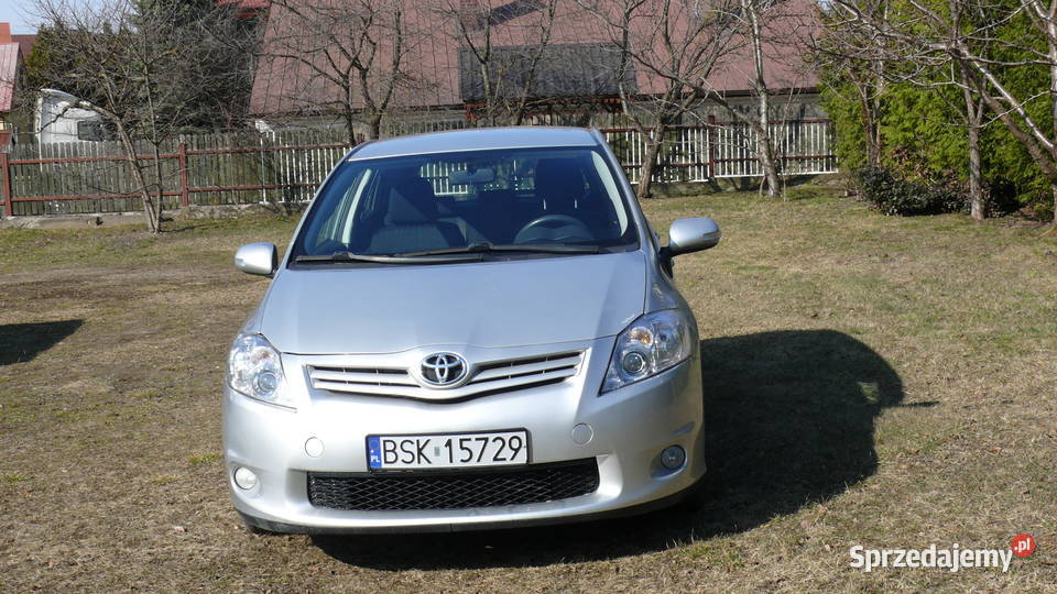 Toyota Auris 133 benzyna LIFT 2012r Sprowadzony
