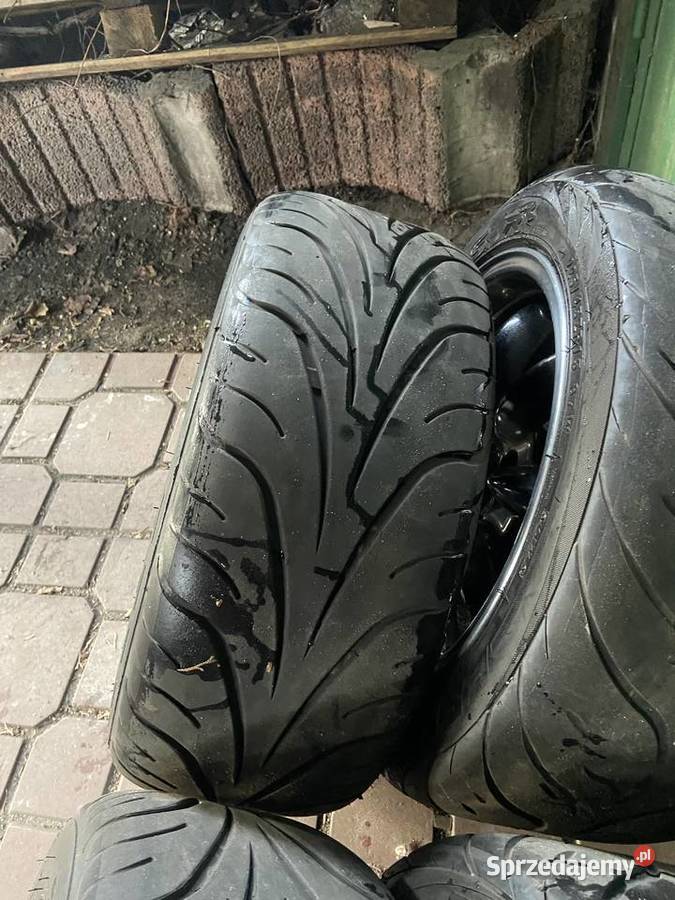 Zestaw felg z rantem i oponami Mazda mx5 Samochodowe