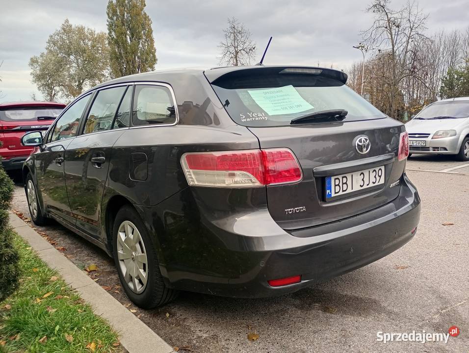 Toyota Avensis 18 benzyna manual Sprowadzony Kombi Białystok sprzedam