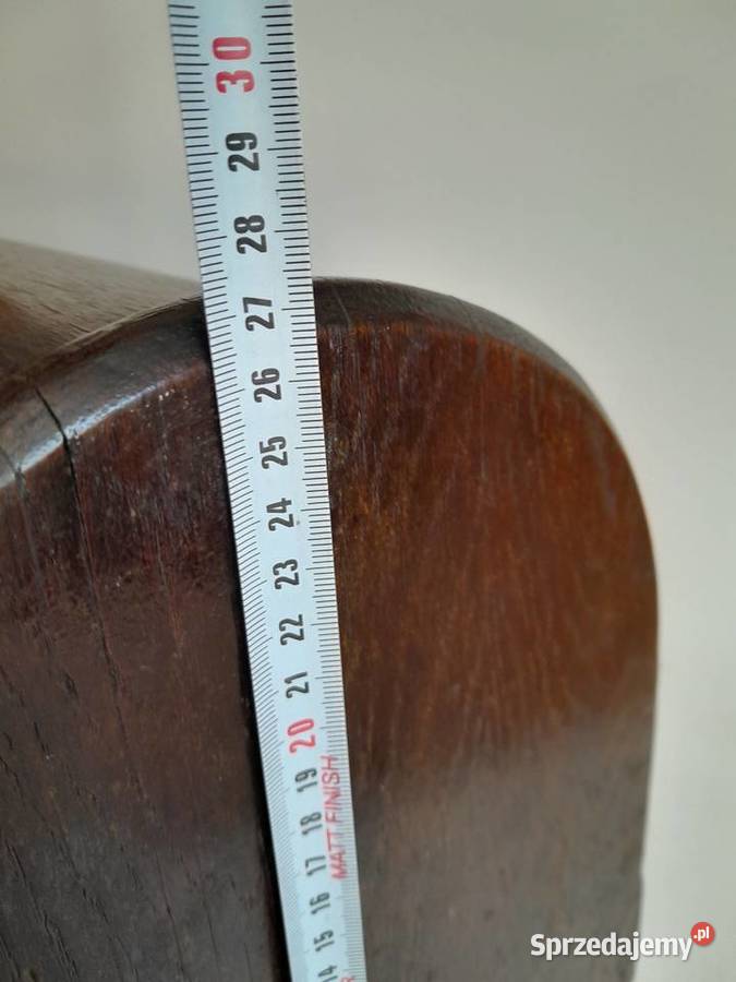 Stara zabytkowa pokrywa maszyny Singer do