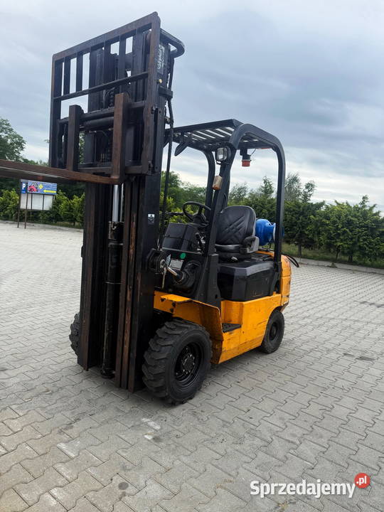 wózek widłowy terenowy HC CPQD18 LPG 1800