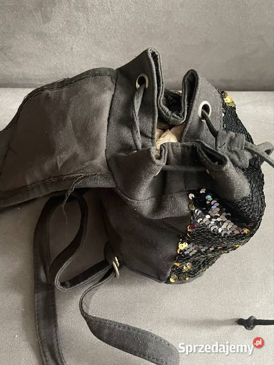 Mały czarny cekinowy plecak Kłodawa