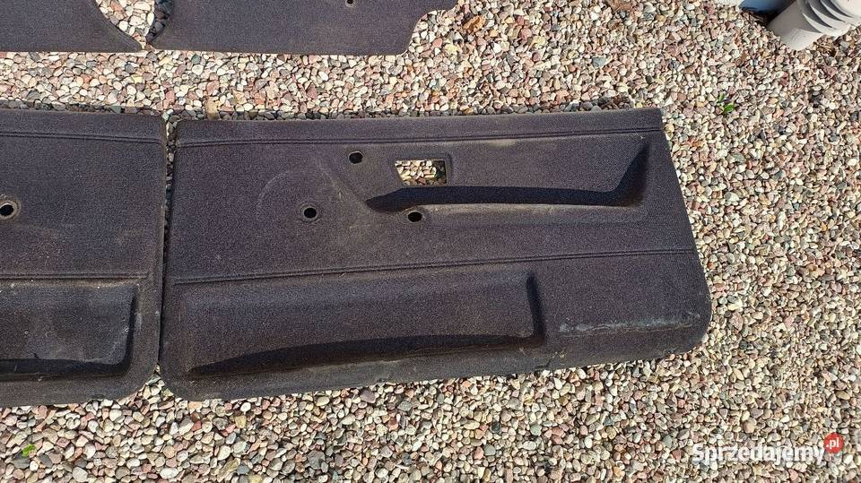 Boczki VW Golf MK2 3d Czarne materiał plastik Tapicerki samochodowe