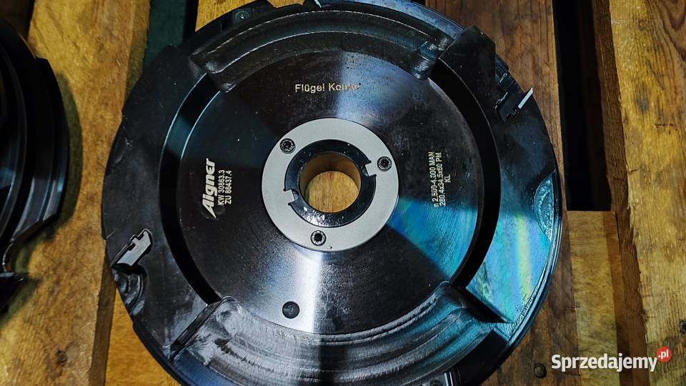 Frezy do okien i drzwi drewnianych sprzedam