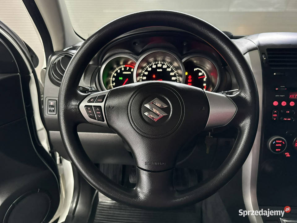 Suzuki Grand Vitara 2013 cała w oryginale reflektory ksenonowe Chechło