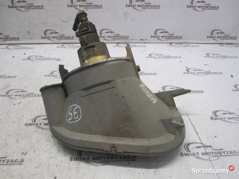 VOLVO XC90 I LIFT 10r halogen prawy 31111183 świętokrzyskie