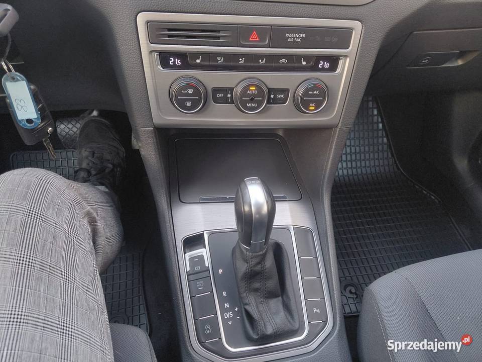 VOLKSWAGEN SPORTSVAN 2015r 14 16V 125 Jelenia Góra