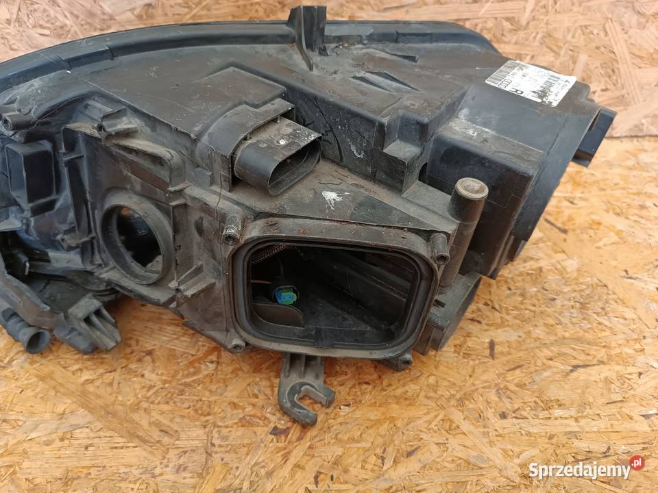 LAMPA PRAWY PRZÓD EU REFLEKTOR 8K0941004 XENON Nowy Tomyśl