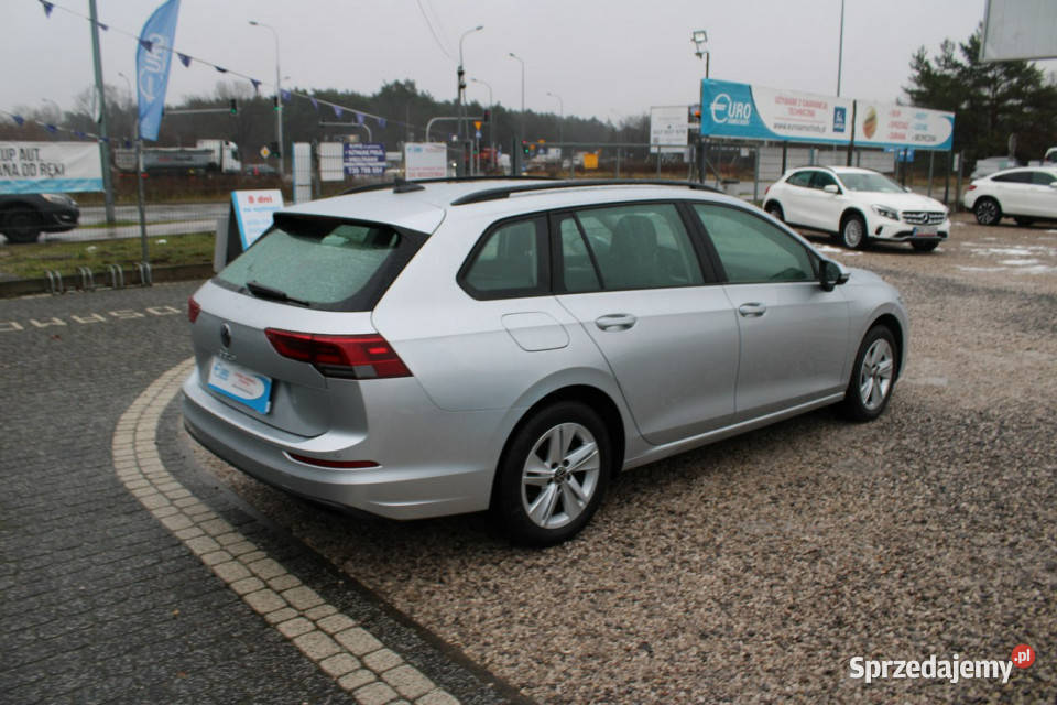 Volkswagen Golf LIFE Asystent Kamera Salon Rok produkcji 2023 Golf Samochody osobowe Warszawa