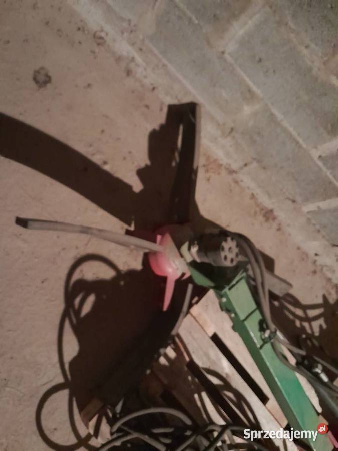 Wygarniacz gałęzi nieuszkodzony Pozostałe