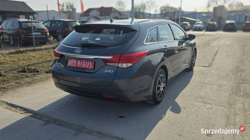 Hyundai i40 LEDY climatronic mały przebieg czujnik deszczu sprzedam