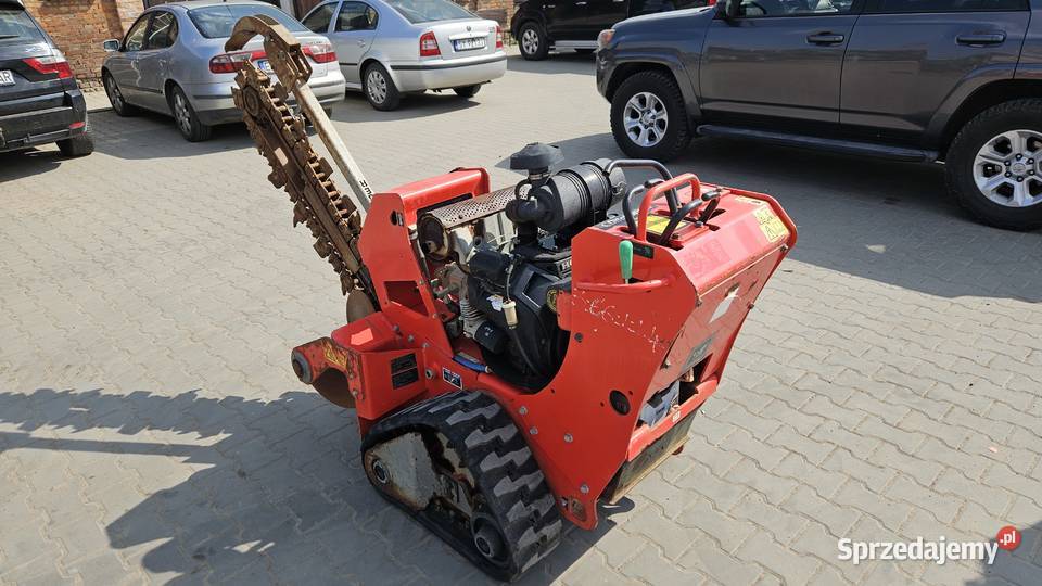 Koparka łańcuchowa Ditch Witch C24X 2017 Honda mazowieckie Sochaczew