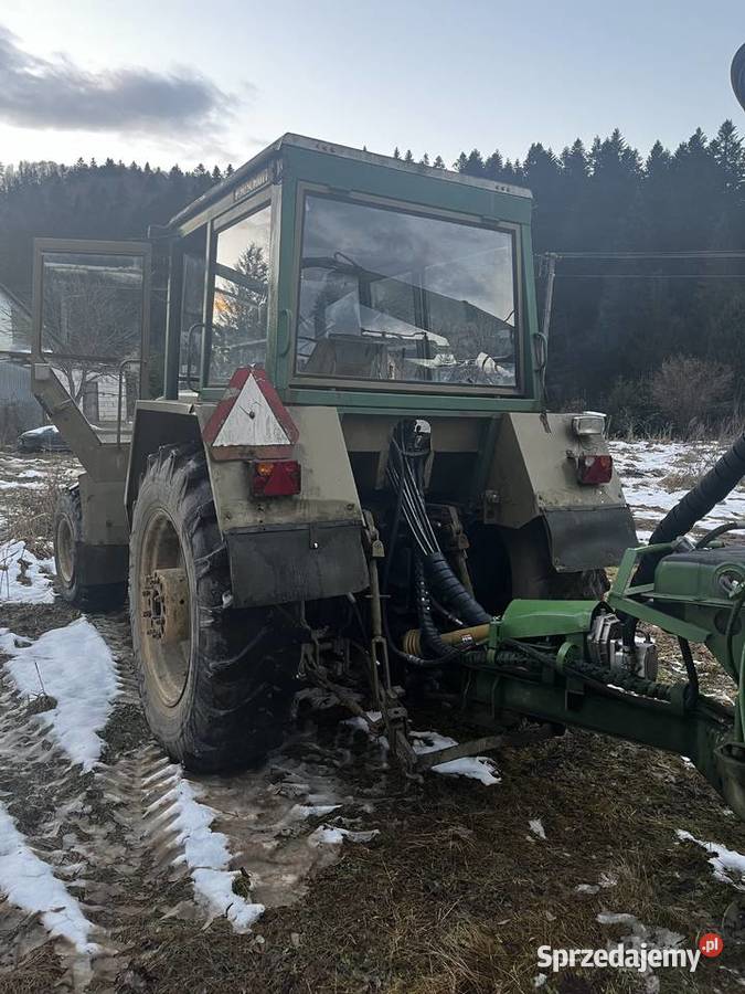 Ciągnik Fortschritt ZT 323 Z przyczepą leśną HDS Ciągniki