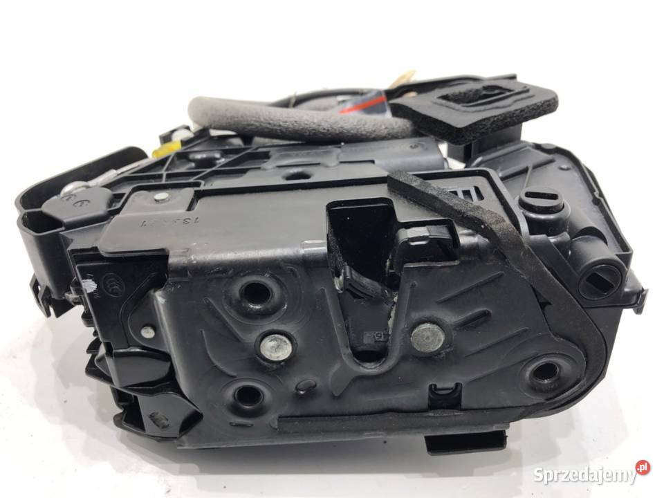 ZAMEK DRZWI PRAWY TYŁ VW ARTEON Hatchback osobowe sprzedam