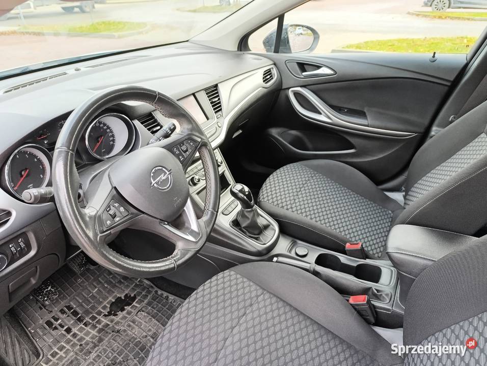 Opel Astra 12 131 2021r Piła