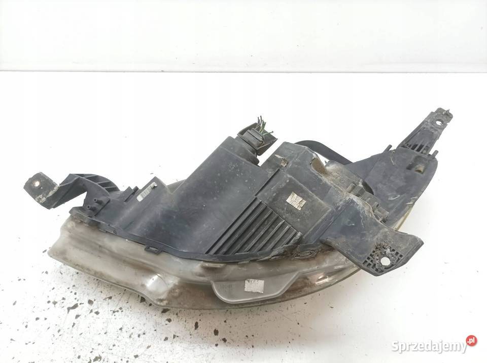 LAMPA PRZÓD PRAWA EU 9673814380 Citroen C3 II Lampy przednie