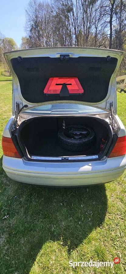 VW Bora 16 101 LPG 1998r Zdrowa blacha Majdan Ostrowski