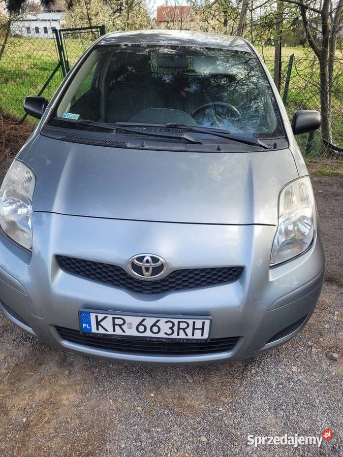 Syndyk sprzeda samochód osobowy Toyota Yaris Kraków