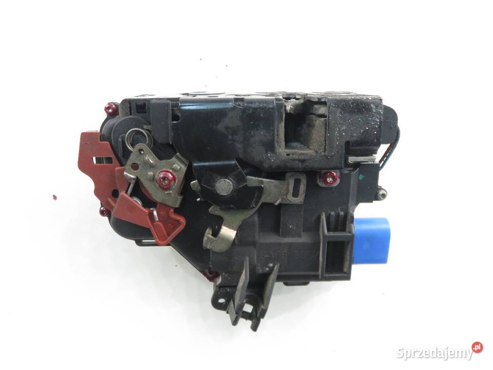 ZAMEK PRAWY PRZEDNI AUDI A3 8P 4E1837016