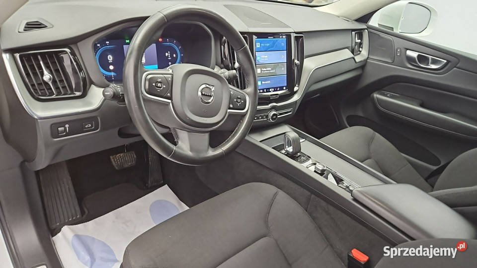 Volvo XC 60 B4 D AWD Core aut Z Polskiego Salonu Warszawa