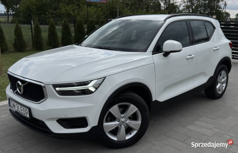 Salon 100 Bezwypadkowy F VAT23 sprzedam