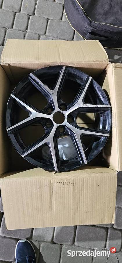 Felga aluminiowa Toyota Rav4 2017 R18