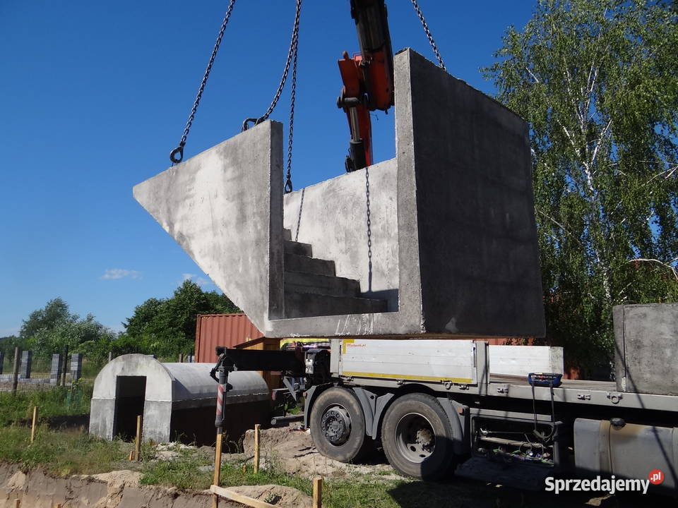 Schody betonowe do piwnicy betonowej kotłowni mazowieckie Wierzbica