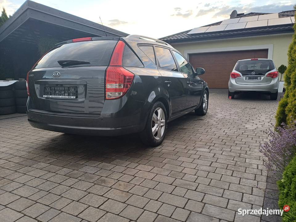 Kia Ceed 14 Kombi benzyna 90 produkcji 2011