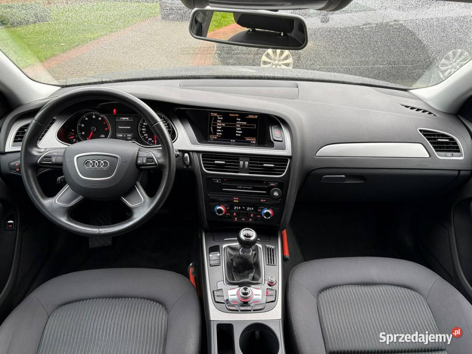 Audi A4 sedan 18 benzyna 170 Xenony LEDy Duża Samochody osobowe