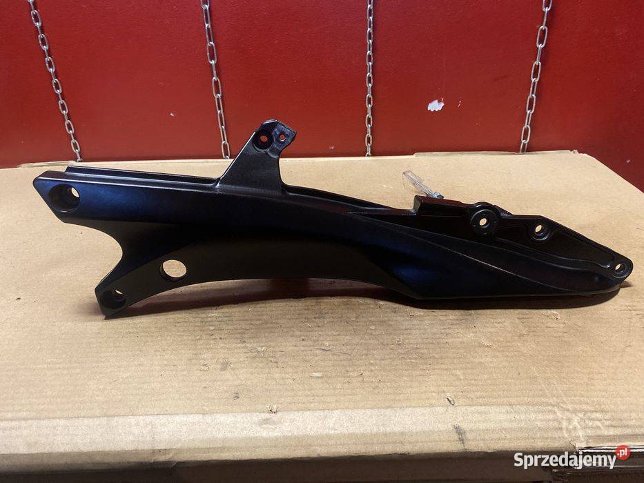 Suzuki GSXR 1000 lewy bok ramy wspornik B206 Poznań