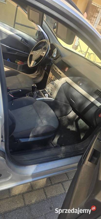 Opel astra h kombi Wołów