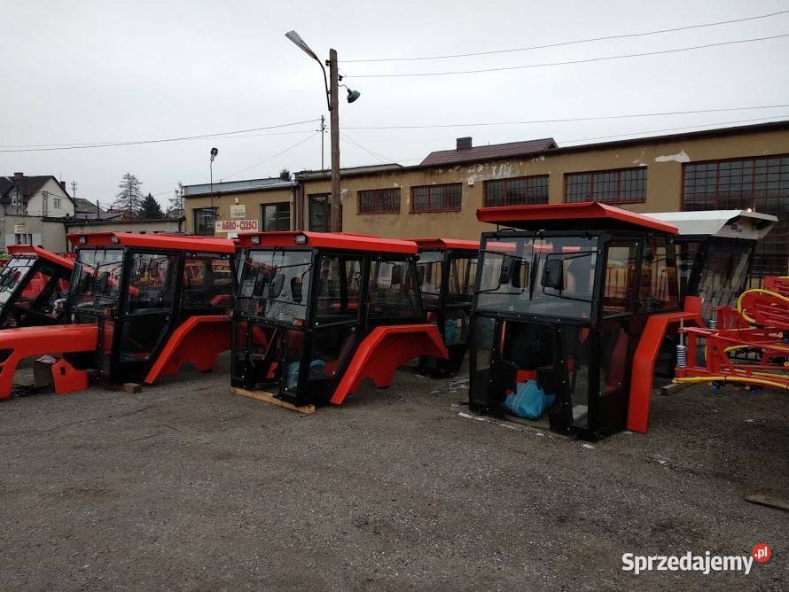 KABINA MF 255 235 3512 z Błotnikami bez Pozostałe Miechów sprzedam