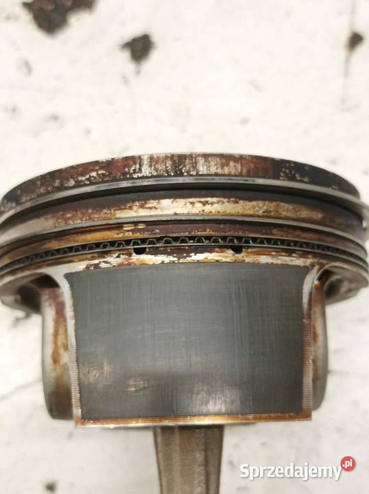 TŁOK KORBOWÓD 83P35 20 CGI 45 AMG 421 sprzedam