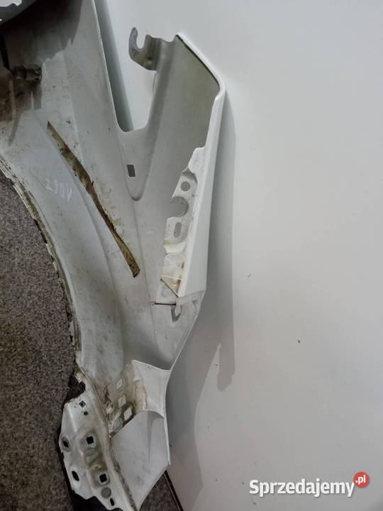 BŁOTNIK LEWY PRZÓD BS Ford Transit Courier I osobowe