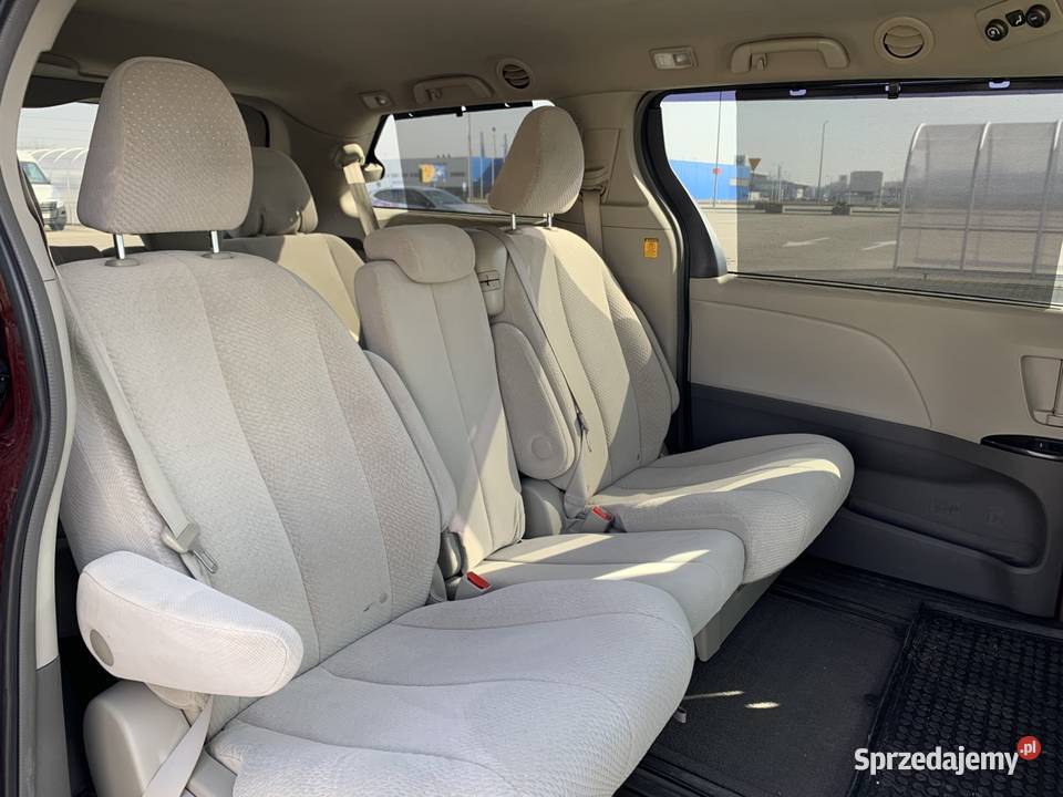 TOYOTA SIENNA 8 OSOB FRA VAT 23