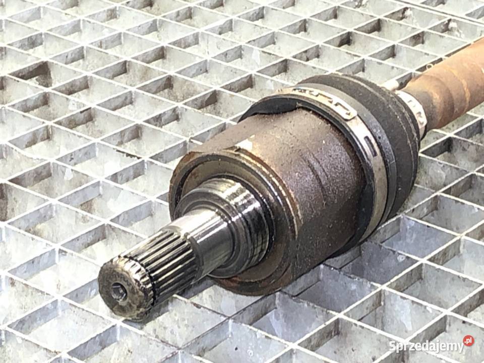 PÓŁOŚ PRAWY PRZÓD HYUNDAI i30 14 100 PRZEGUB sprzedam