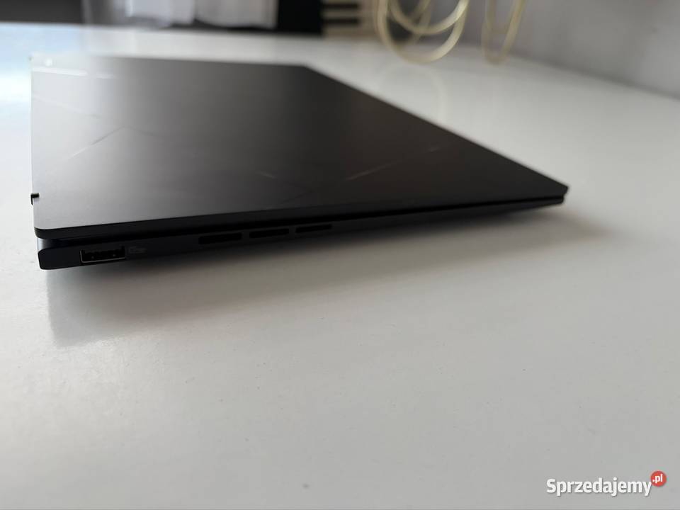 Asus ZenBook UM3406K OLED RYZEN AI 7 32gb1TB Gromnik