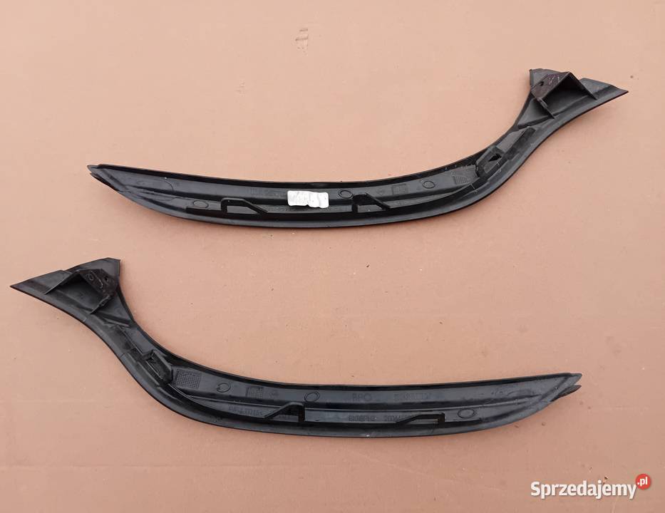 Renault Clio IV Lift listwy pod lampy przednie