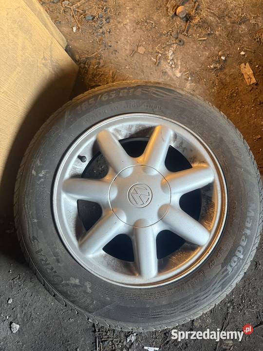 Koła 14 golf 3 ładne 4 z dekielkami